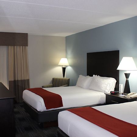 Holiday Inn Express Forsyth By Ihg Bagian luar foto