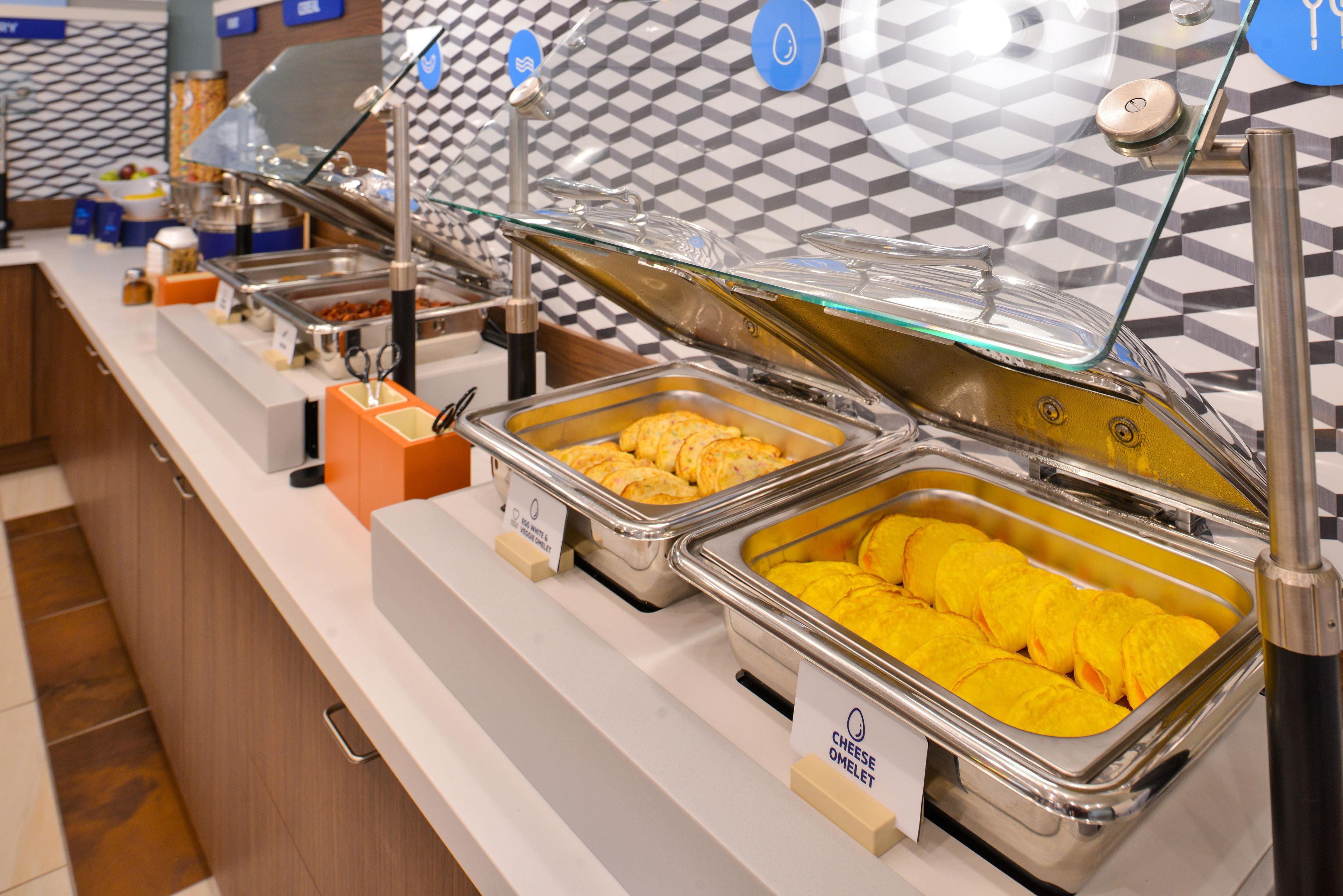 Holiday Inn Express Forsyth By Ihg Bagian luar foto