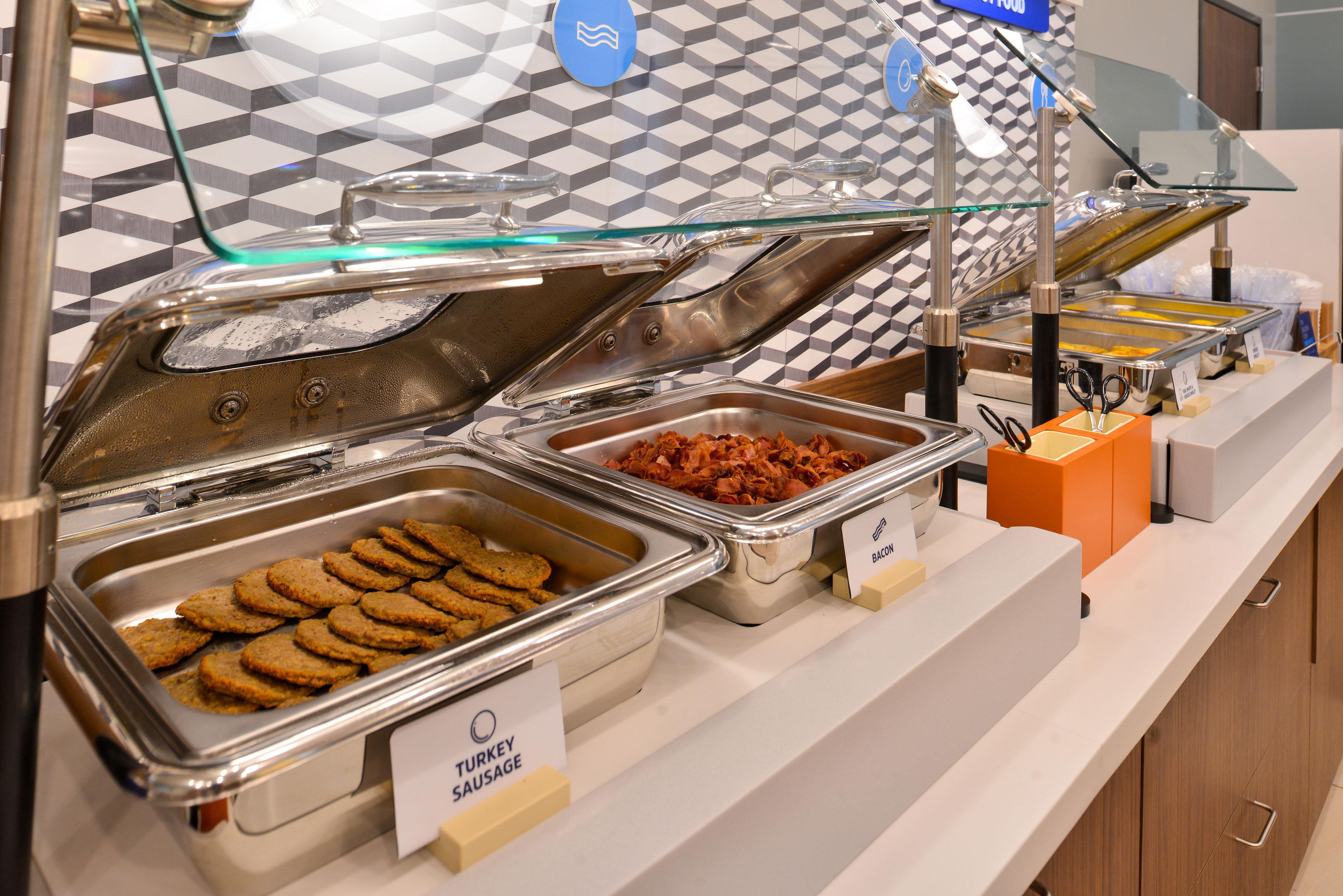 Holiday Inn Express Forsyth By Ihg Bagian luar foto