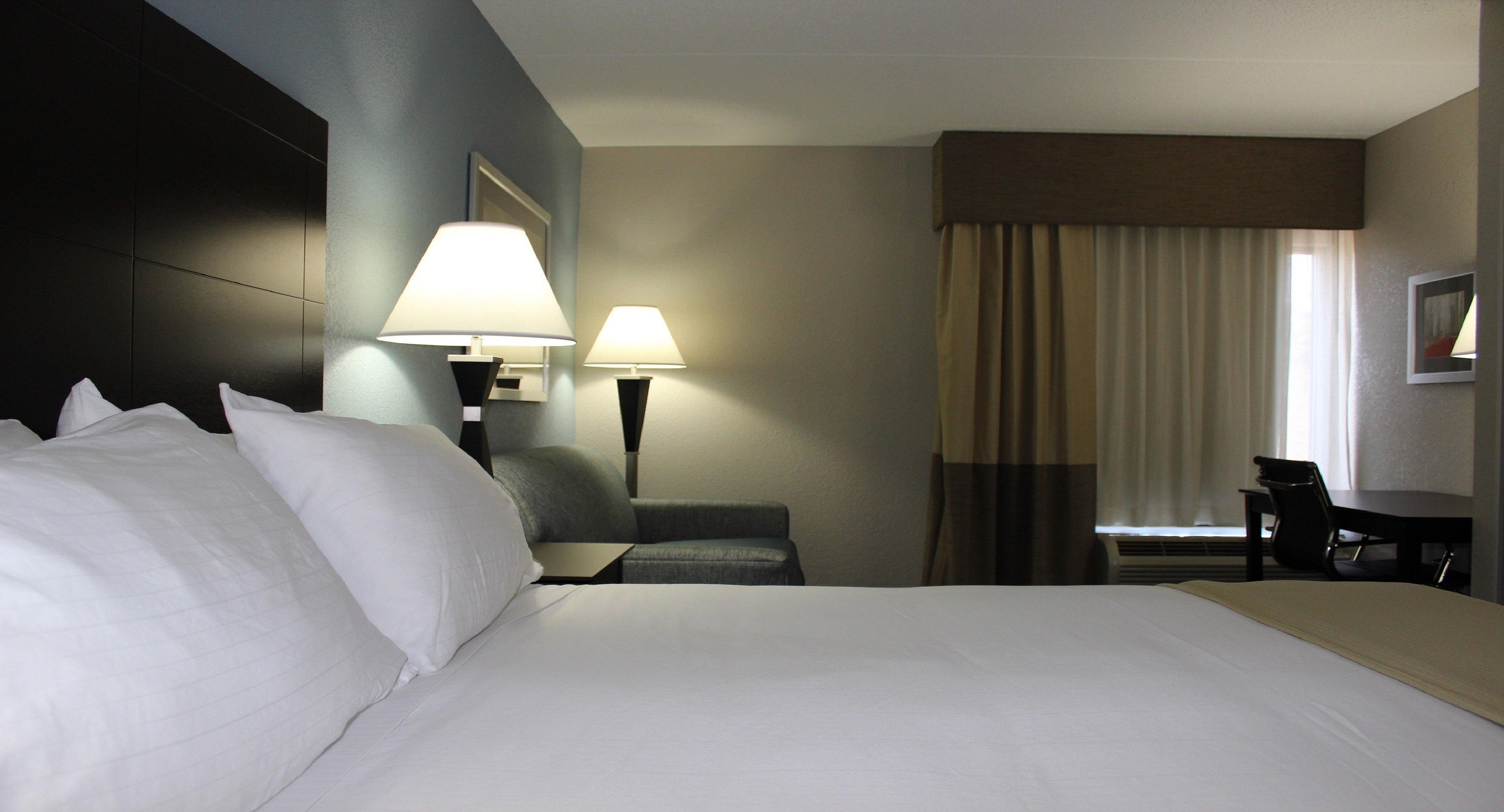 Holiday Inn Express Forsyth By Ihg Bagian luar foto