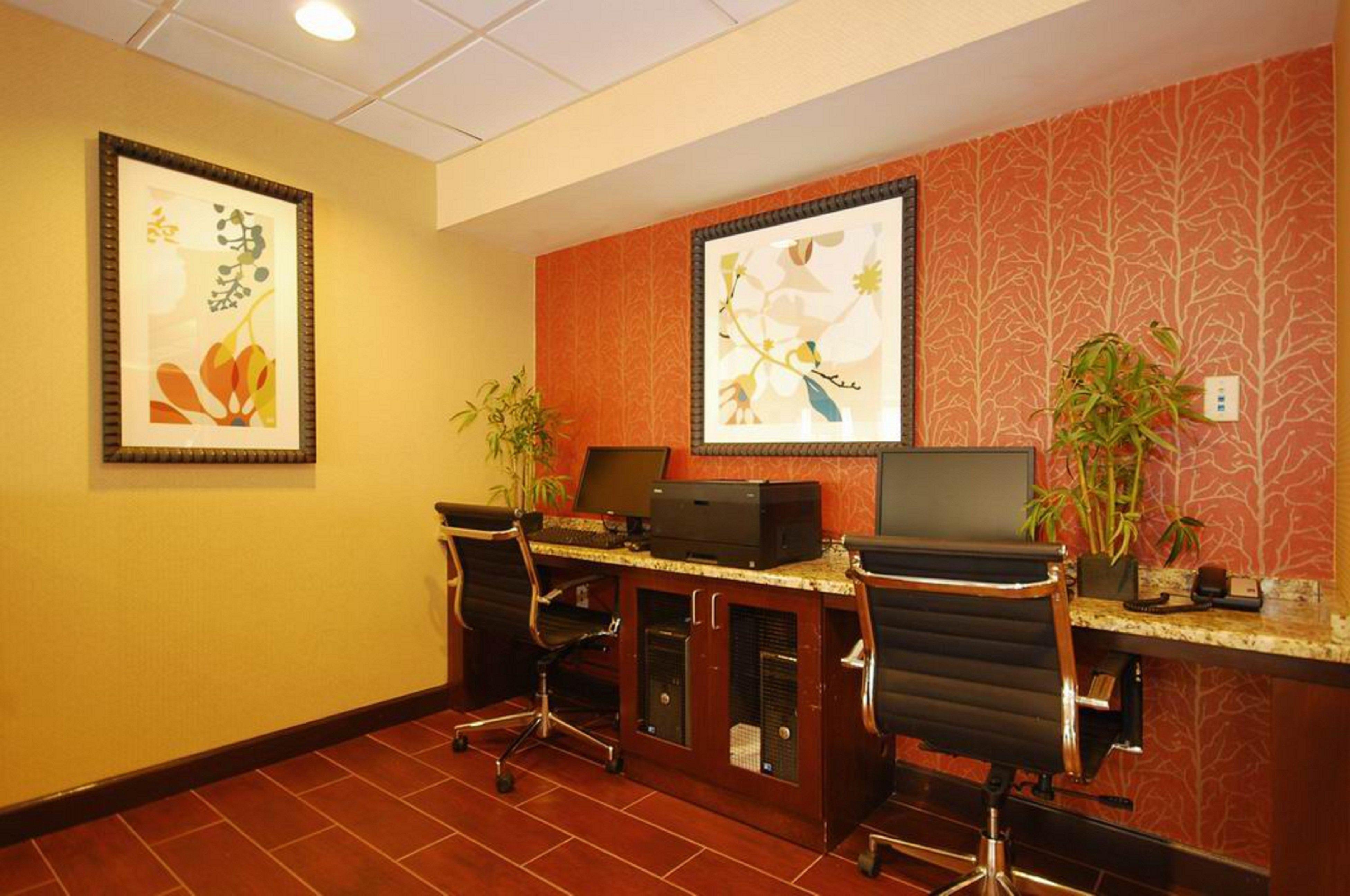 Holiday Inn Express Forsyth By Ihg Bagian luar foto
