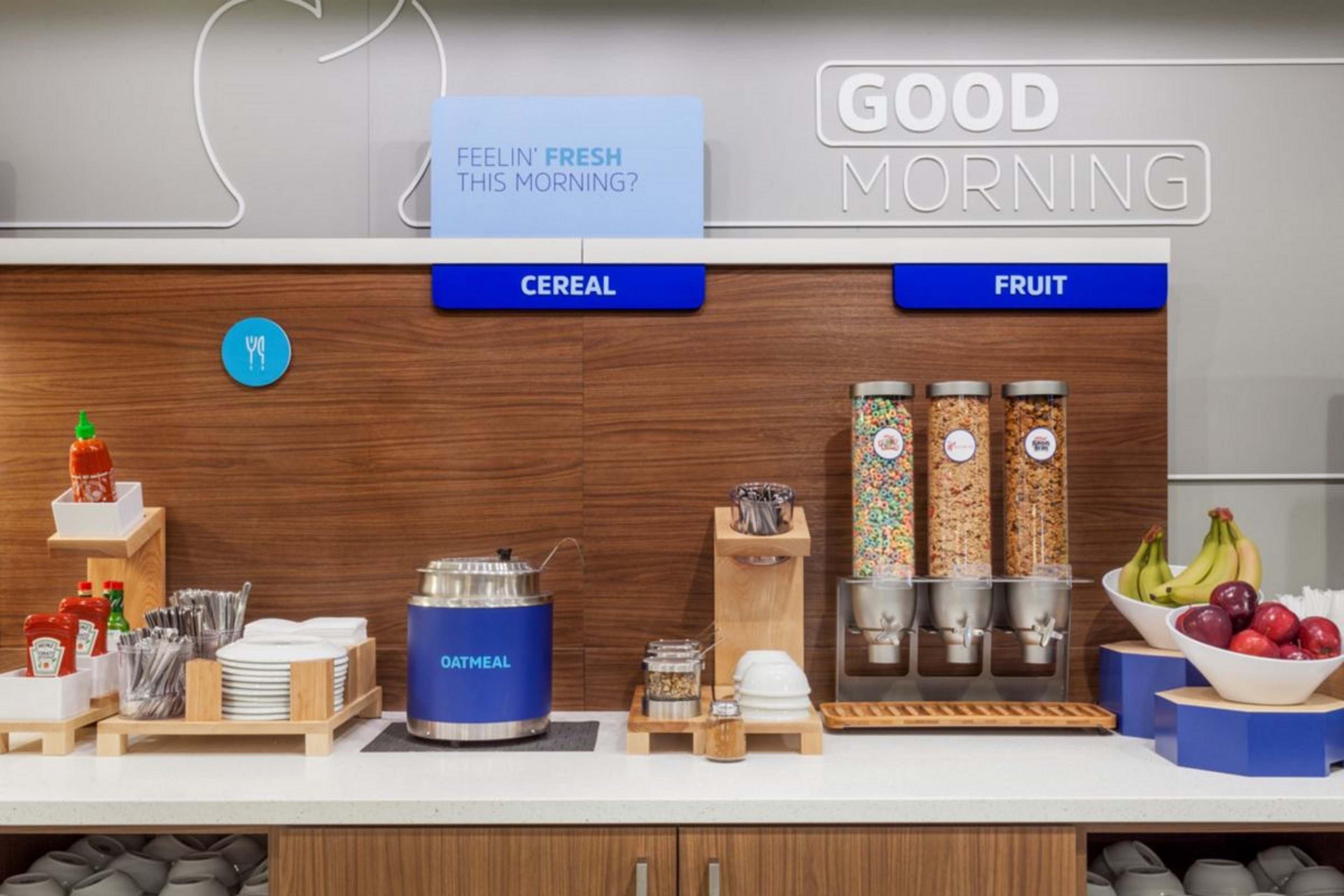 Holiday Inn Express Forsyth By Ihg Bagian luar foto