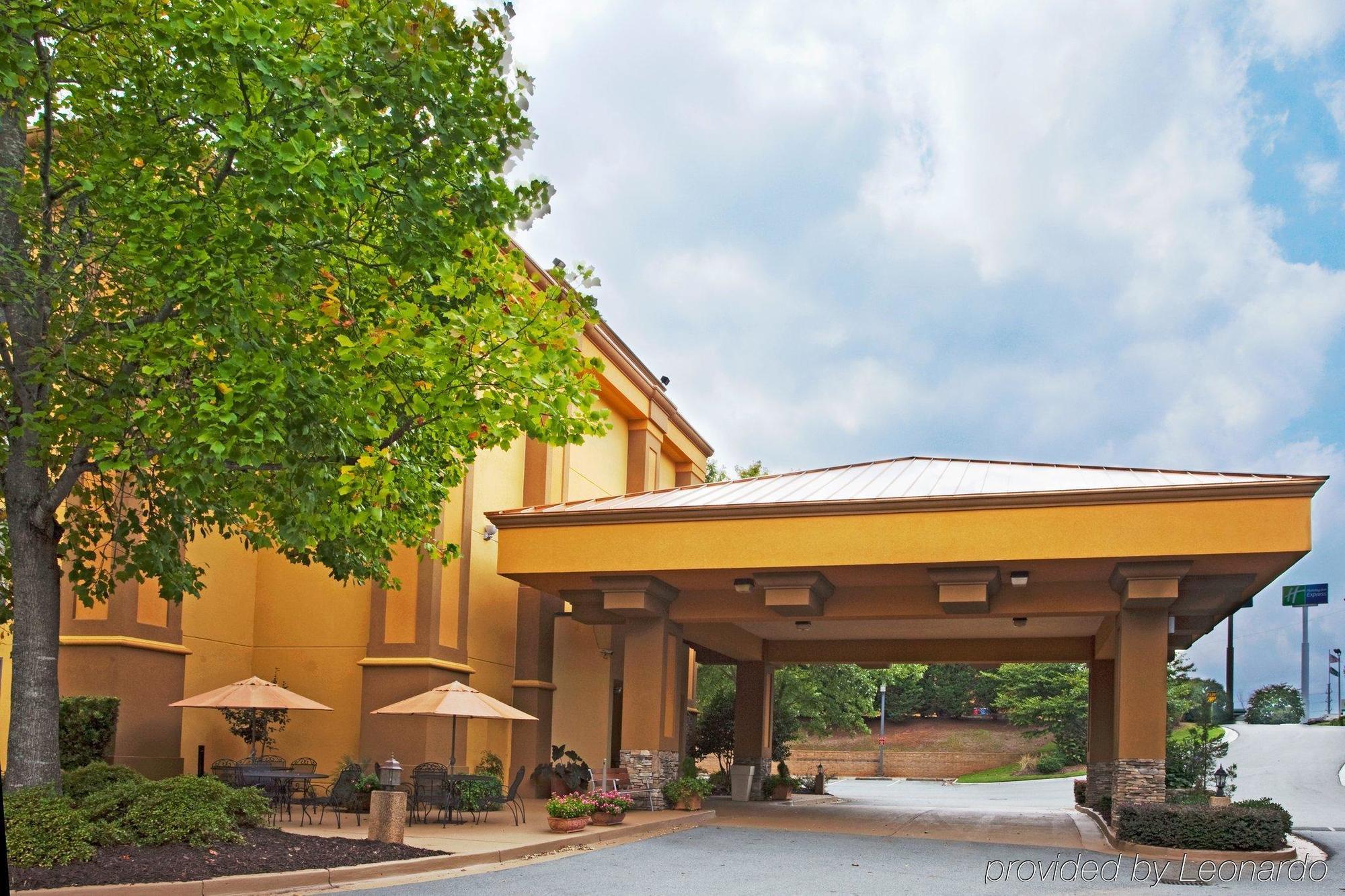 Holiday Inn Express Forsyth By Ihg Bagian luar foto