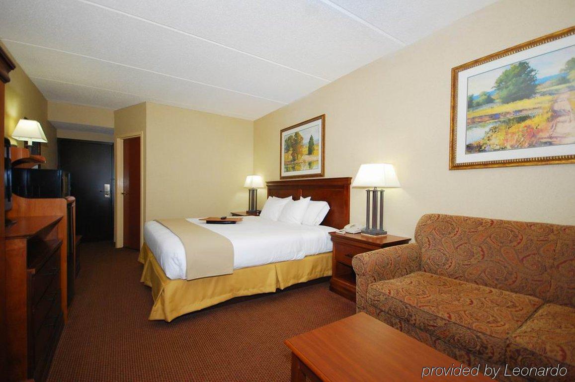 Holiday Inn Express Forsyth By Ihg Ruang foto