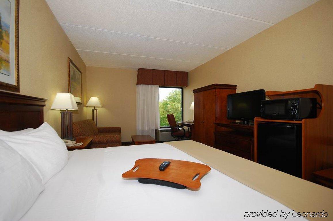 Holiday Inn Express Forsyth By Ihg Ruang foto