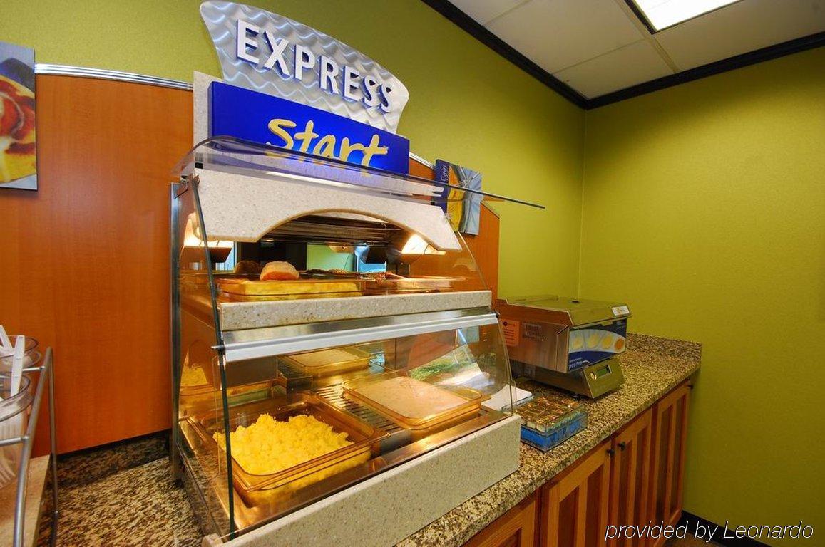 Holiday Inn Express Forsyth By Ihg Restoran foto