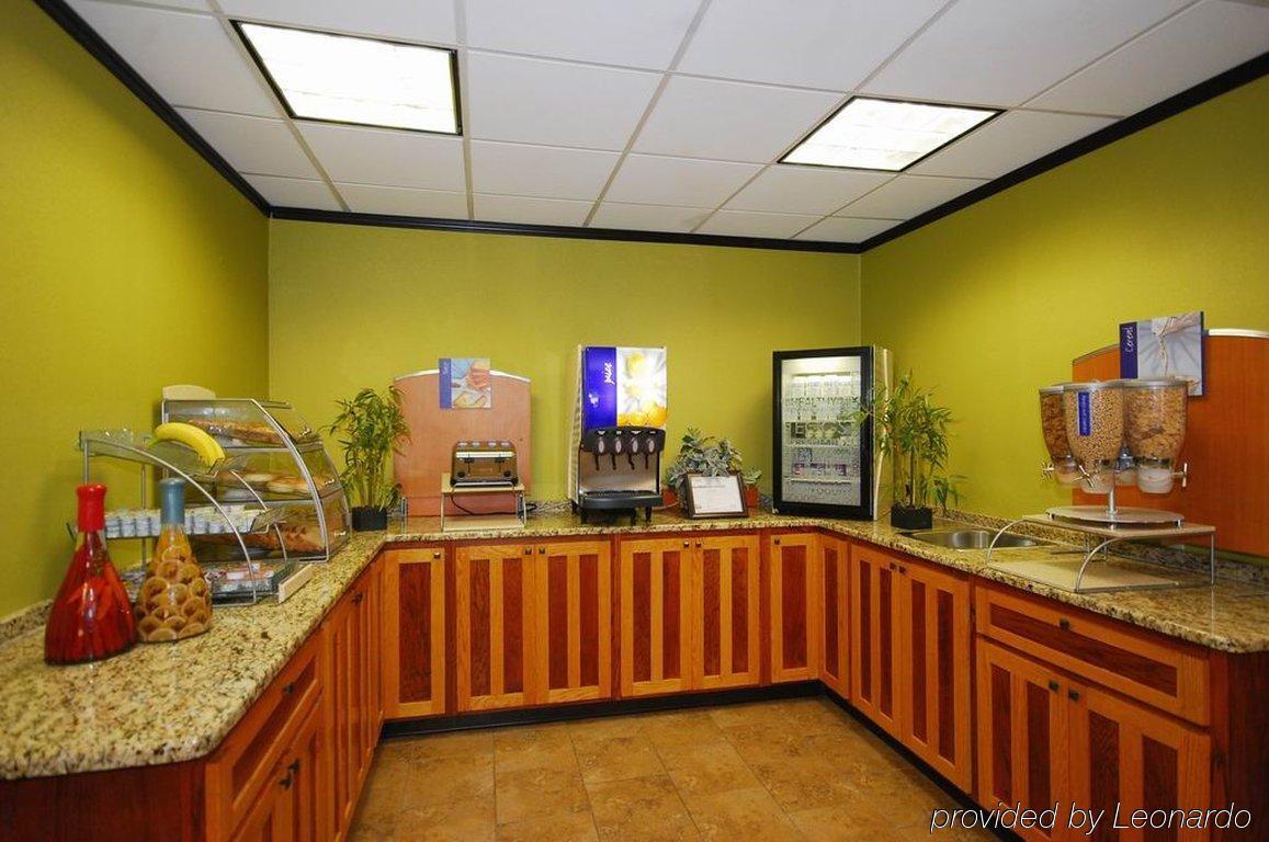 Holiday Inn Express Forsyth By Ihg Restoran foto
